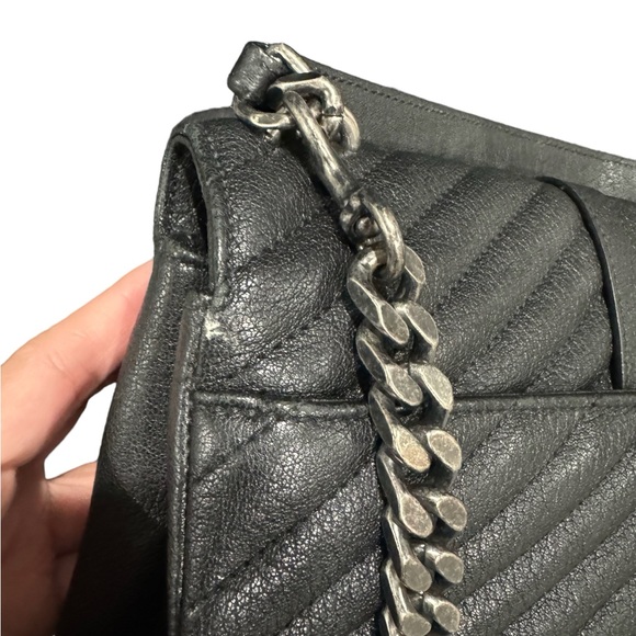 Authentic Saint Laurent Medium College Matelasse Leather Shoulder Bag - Picture 9 of 14